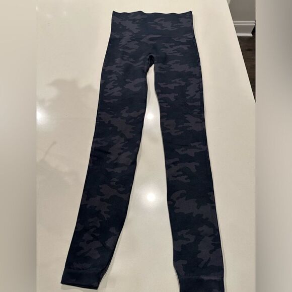 Spanx Camo Seamless Legging - Picture 1 of 5